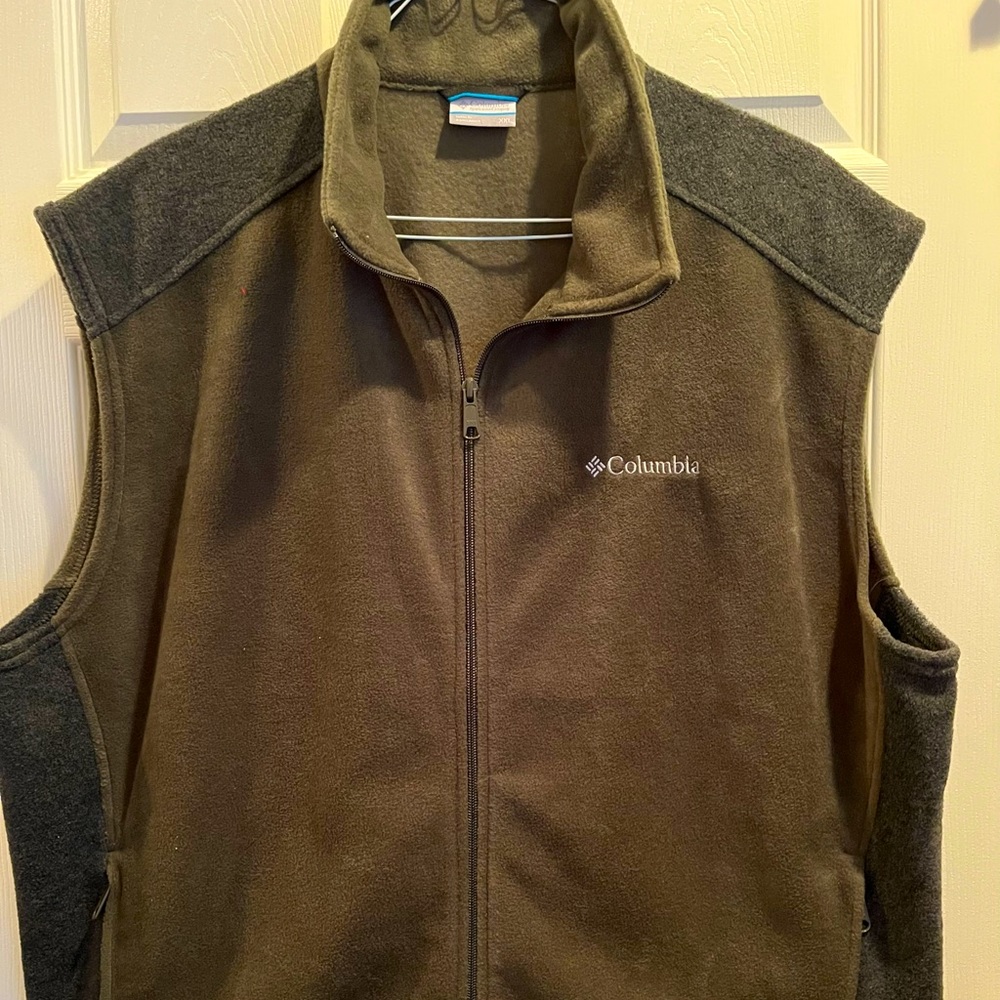 Men’s Columbia sleeveless fleece size XXL